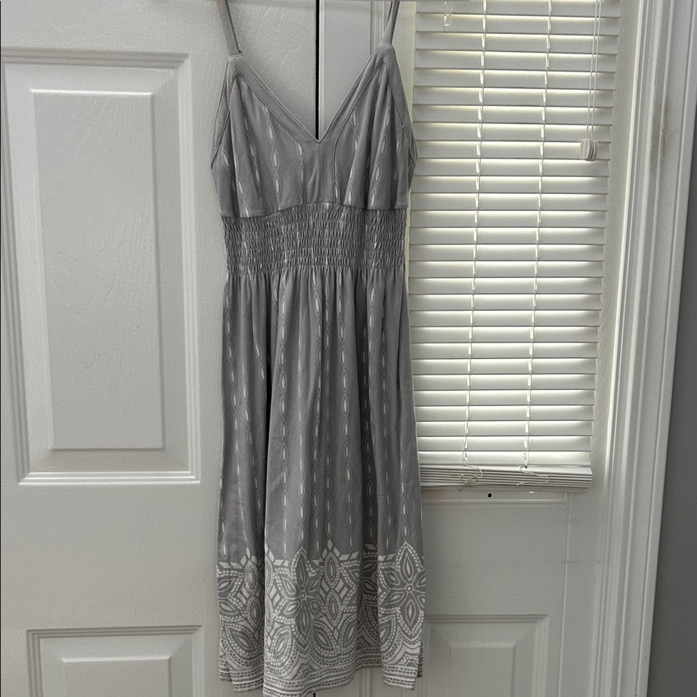 Athleta Gray Patterned Midi Dress